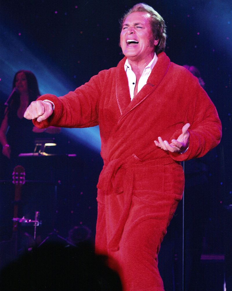 800px Engelbert Humperdinck singer